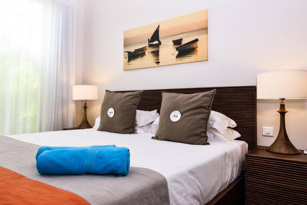 Esplanade By Horizon Holidays Tamarin Exterior photo
